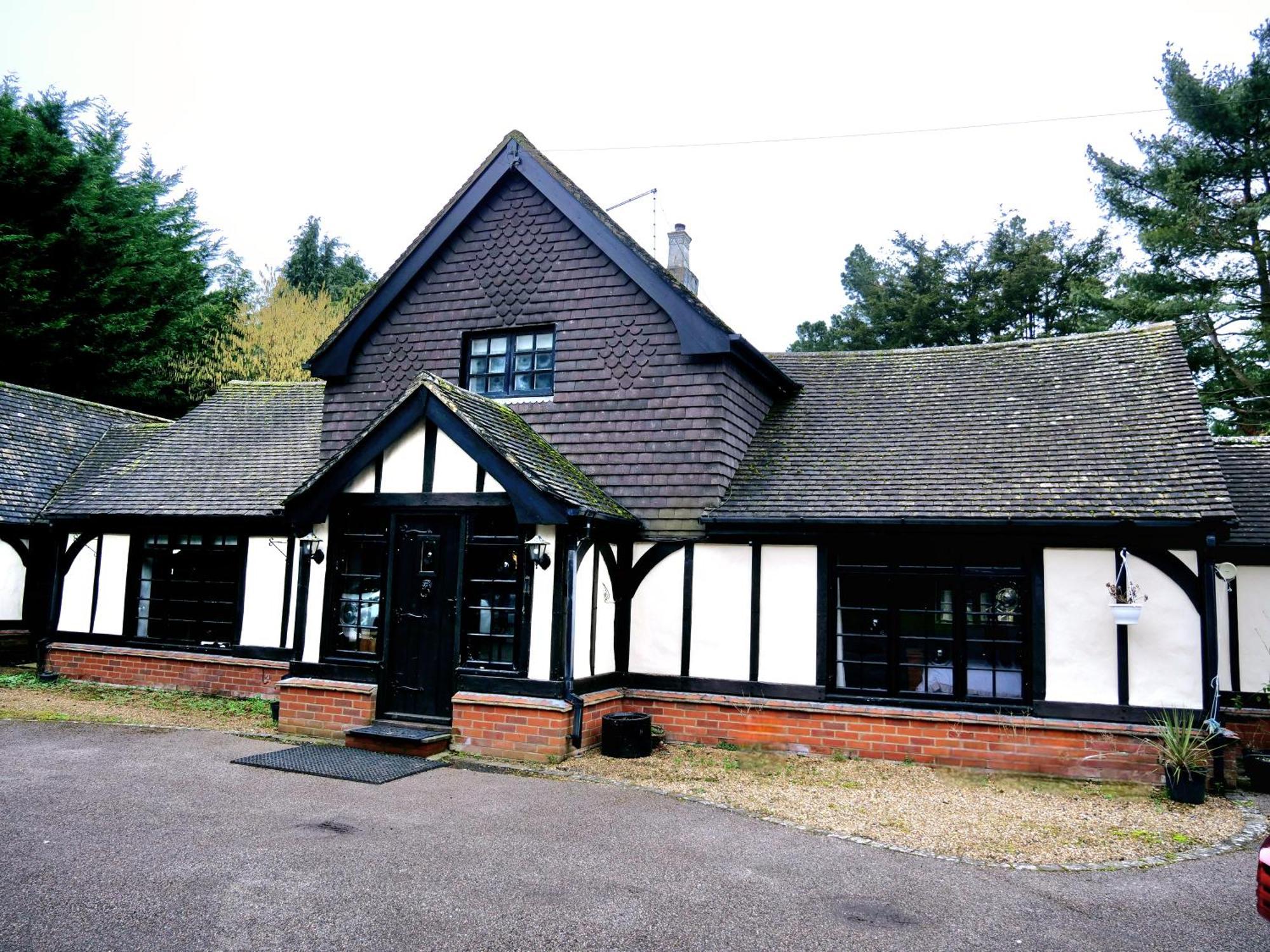 Beautiful Cottage In Brentwood Kelvedon Hatch ภายนอก รูปภาพ