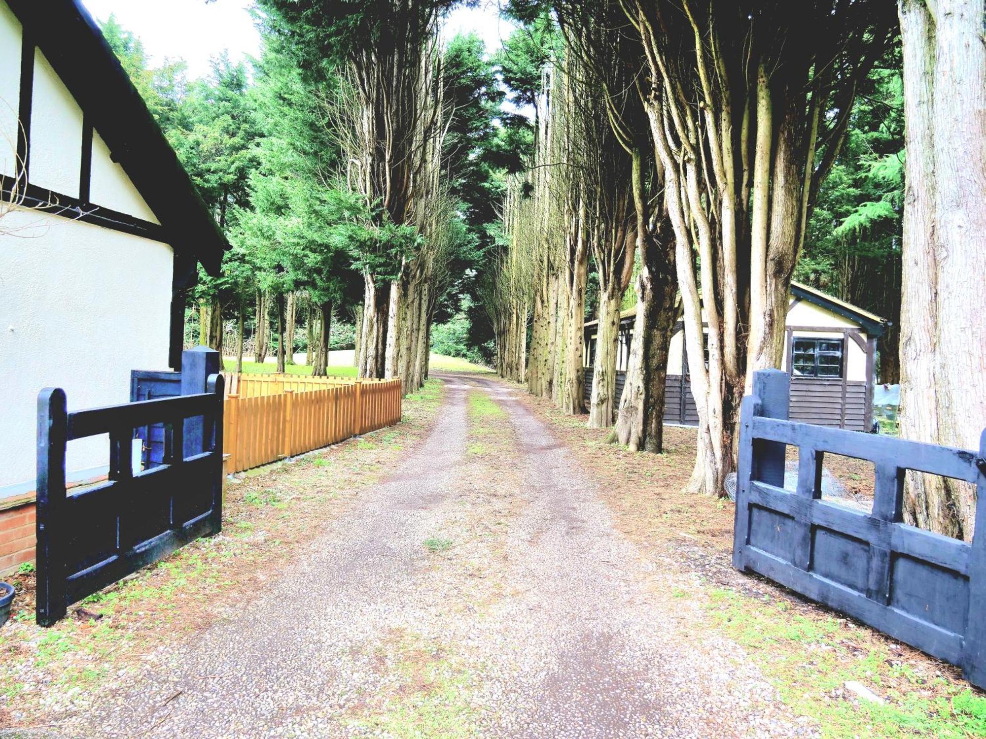 Beautiful Cottage In Brentwood Kelvedon Hatch ภายนอก รูปภาพ