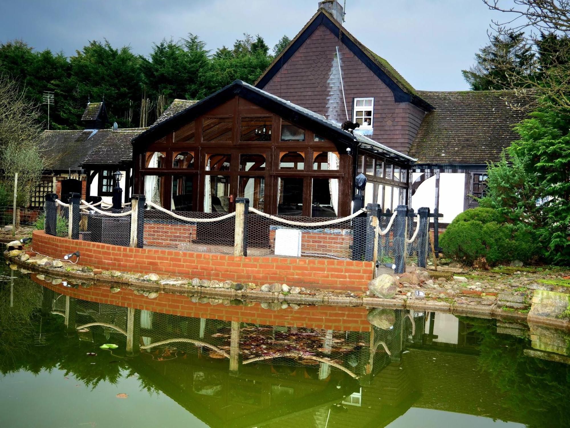 Beautiful Cottage In Brentwood Kelvedon Hatch ภายนอก รูปภาพ